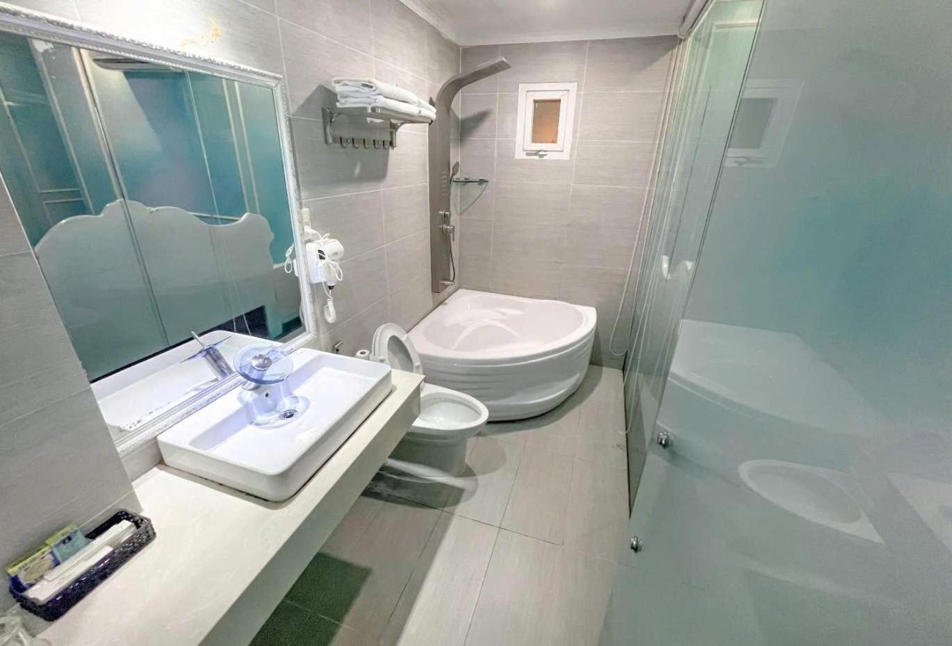 Khai Hung Hotel Binh Chanh Ho Chi Minh-stad Buitenkant foto