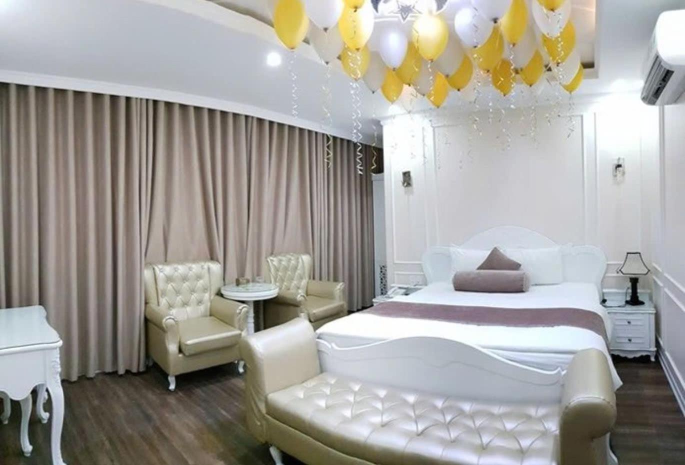 Khai Hung Hotel Binh Chanh Ho Chi Minh-stad Buitenkant foto